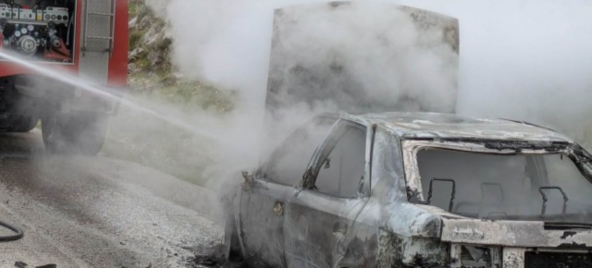 Φωτιά σε Ι.Χ. κοντά στη Μονή Φανερωμένης Χιλιομοδίου – Σώθηκε η πευκόφυτη περιοχή από τα χειρότερα